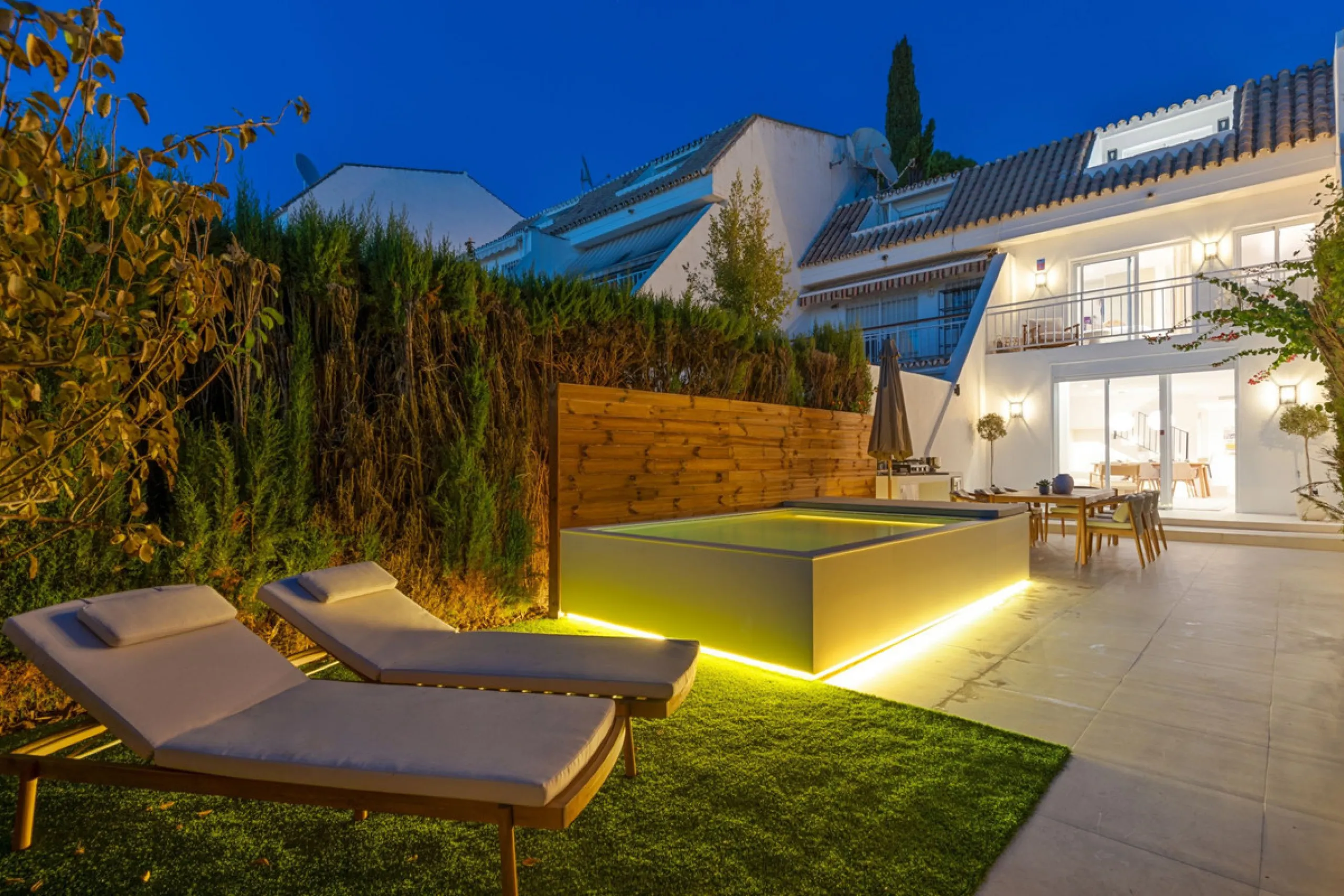 Nestled in the peaceful and prestigious Nagüeles area, right next to the foothills of La Concha and its surrounding national park, you'll find Casa Montana – a newly built home where no detail has been overlooked.