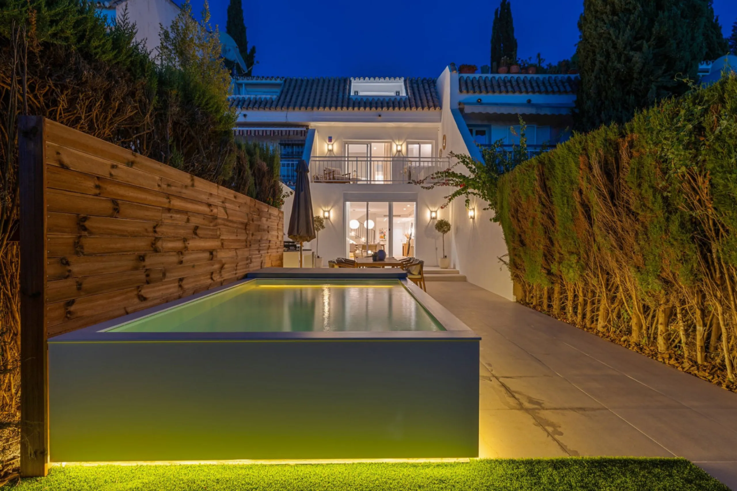 Nestled in the peaceful and prestigious Nagüeles area, right next to the foothills of La Concha and its surrounding national park, you'll find Casa Montana – a newly built home where no detail has been overlooked.