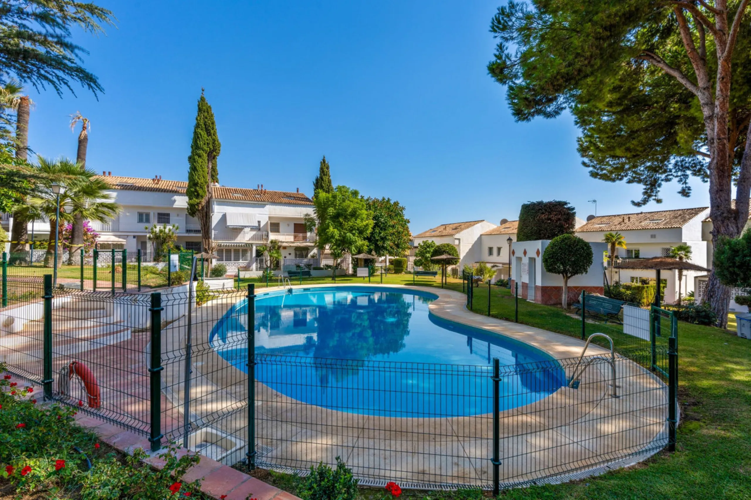 Nestled in the peaceful and prestigious Nagüeles area, right next to the foothills of La Concha and its surrounding national park, you'll find Casa Montana – a newly built home where no detail has been overlooked.