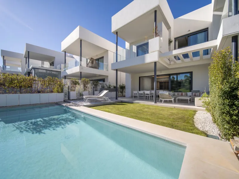LUXURY ON A WHOLE NEW LEVEL — BETWEEN GOLF AND THE SEA