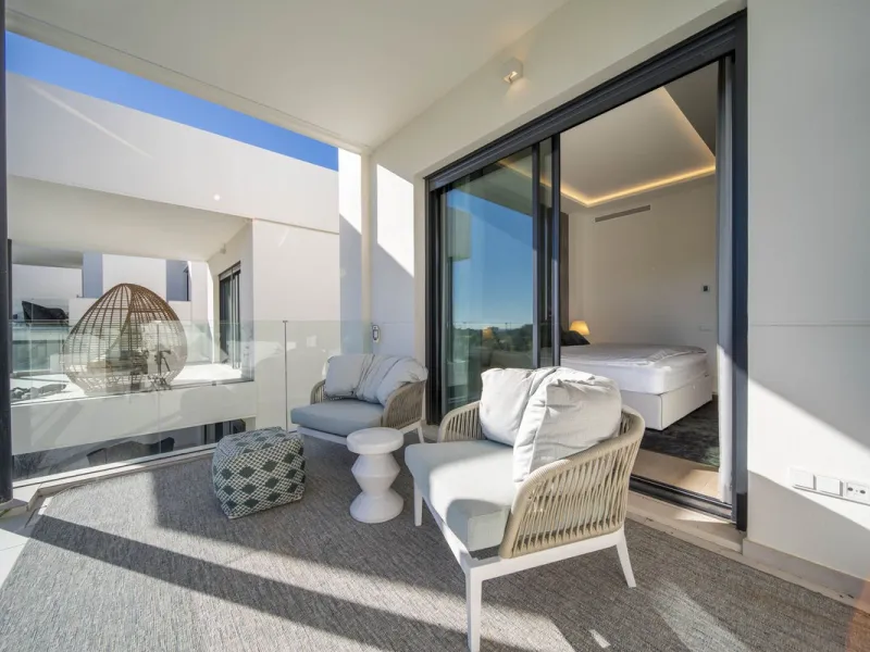 LUXURY ON A WHOLE NEW LEVEL — BETWEEN GOLF AND THE SEA