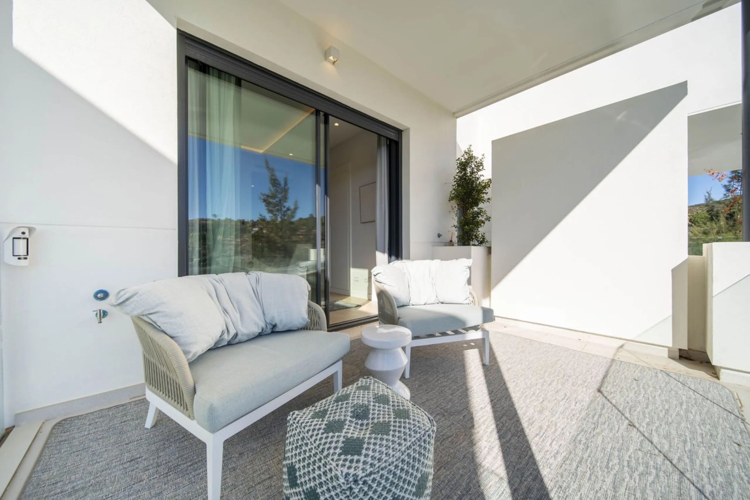 LUXURY ON A WHOLE NEW LEVEL — BETWEEN GOLF AND THE SEA