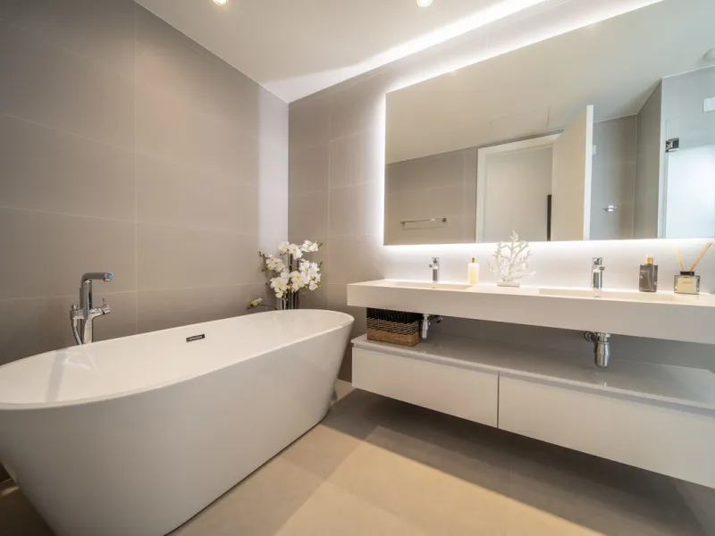 LUXURY ON A WHOLE NEW LEVEL — BETWEEN GOLF AND THE SEA