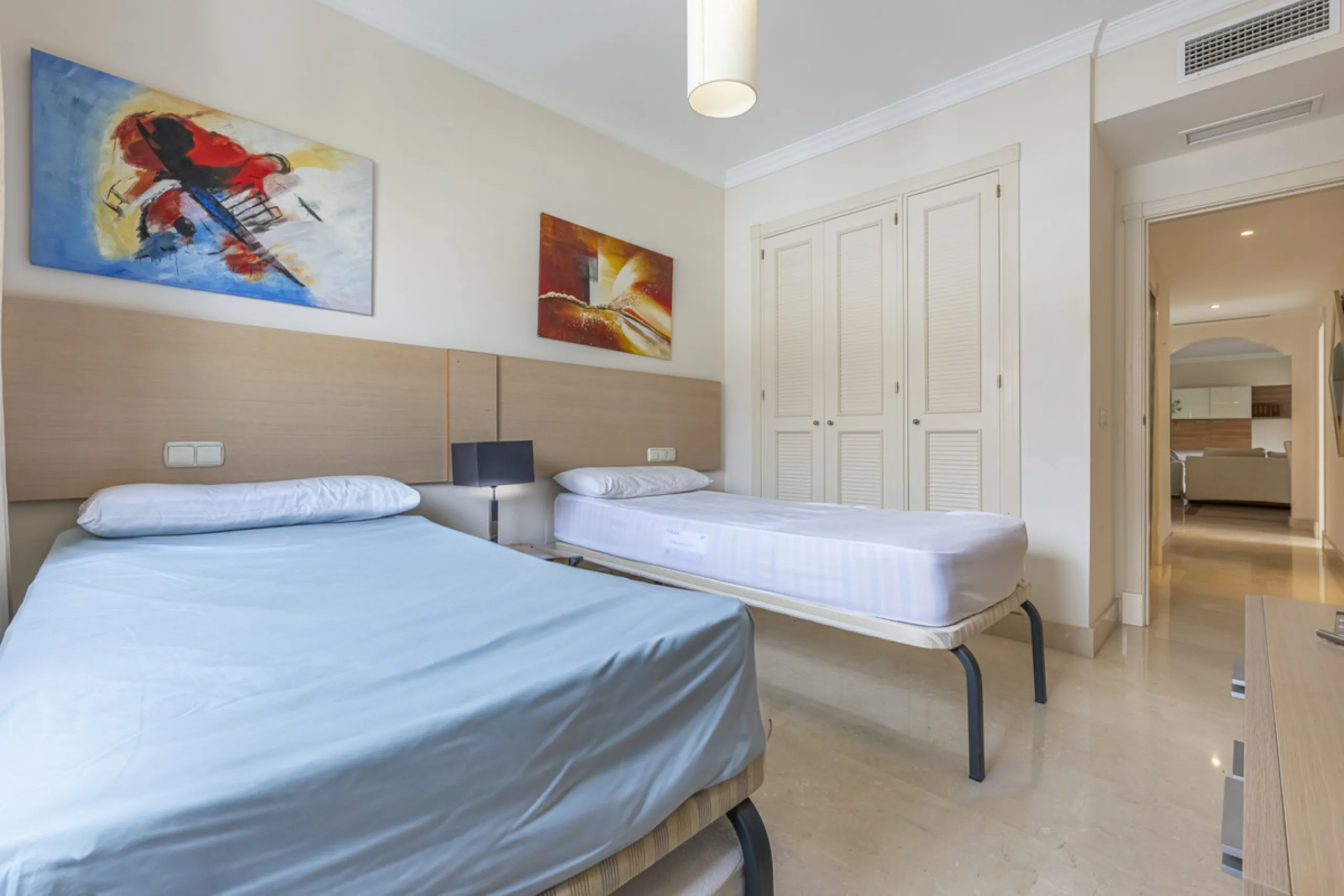 Apartment - Middle Floor Apartment в продаже в Marbella, Málaga. В доме 2 спален и 3 ванных комнат. Площадь дома 151 м²