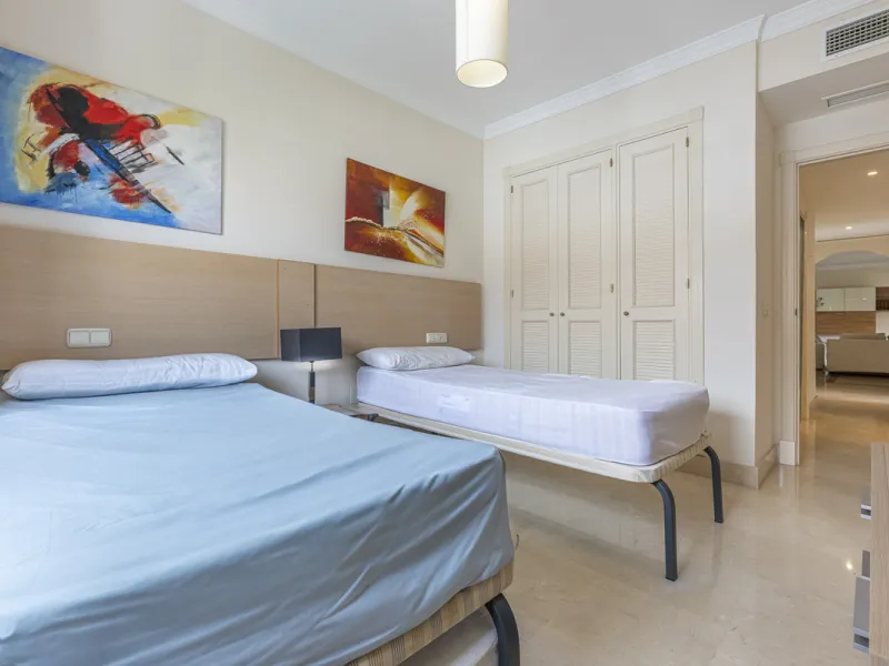 Apartment - Middle Floor Apartment в продаже в Marbella, Málaga. В доме 2 спален и 3 ванных комнат. Площадь дома 151 м²