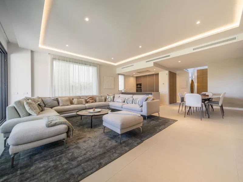 LUXURY ON A WHOLE NEW LEVEL — BETWEEN GOLF AND THE SEA