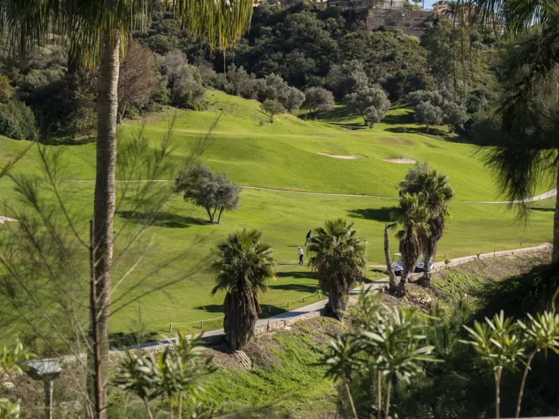 LUXURY ON A WHOLE NEW LEVEL — BETWEEN GOLF AND THE SEA