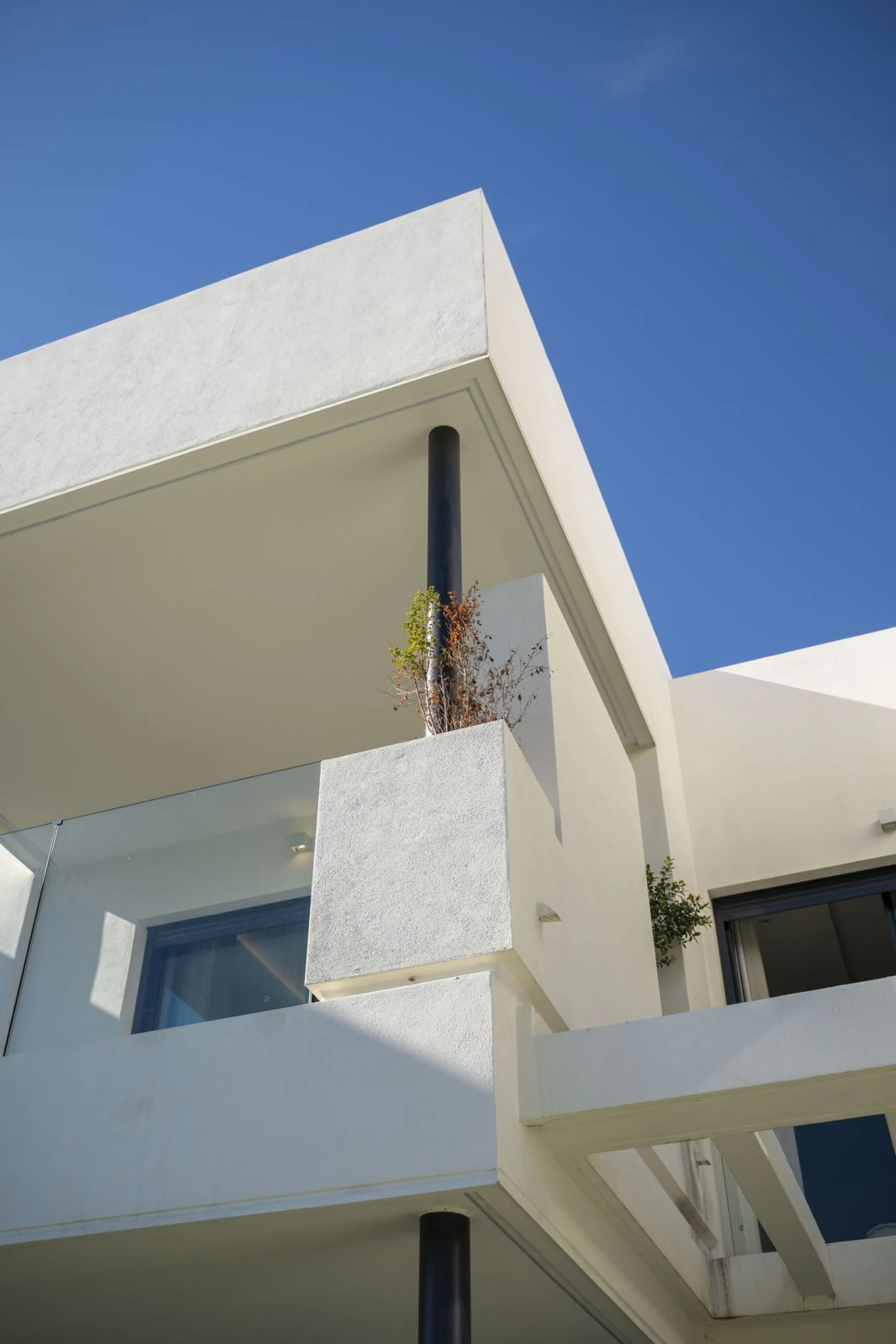 LUXURY ON A WHOLE NEW LEVEL — BETWEEN GOLF AND THE SEA
