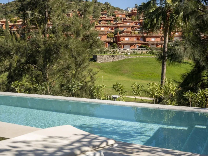 LUXURY ON A WHOLE NEW LEVEL — BETWEEN GOLF AND THE SEA