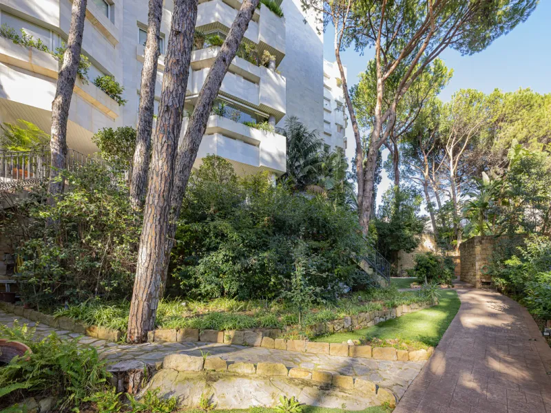 Apartment - Middle Floor Apartment в продаже в Marbella, Málaga. В доме 2 спален и 3 ванных комнат. Площадь дома 151 м²