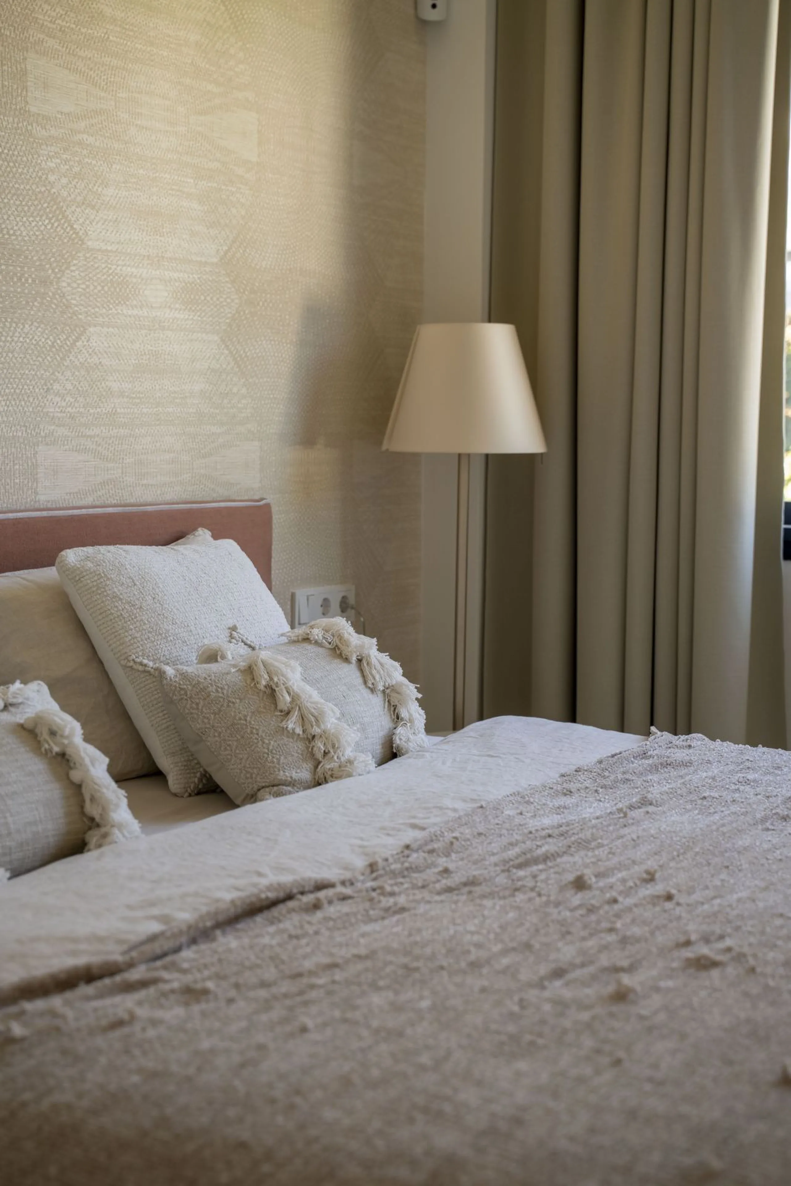 LUXURY ON A WHOLE NEW LEVEL — BETWEEN GOLF AND THE SEA
