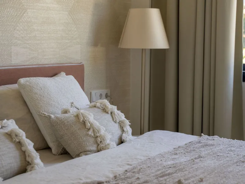 LUXURY ON A WHOLE NEW LEVEL — BETWEEN GOLF AND THE SEA