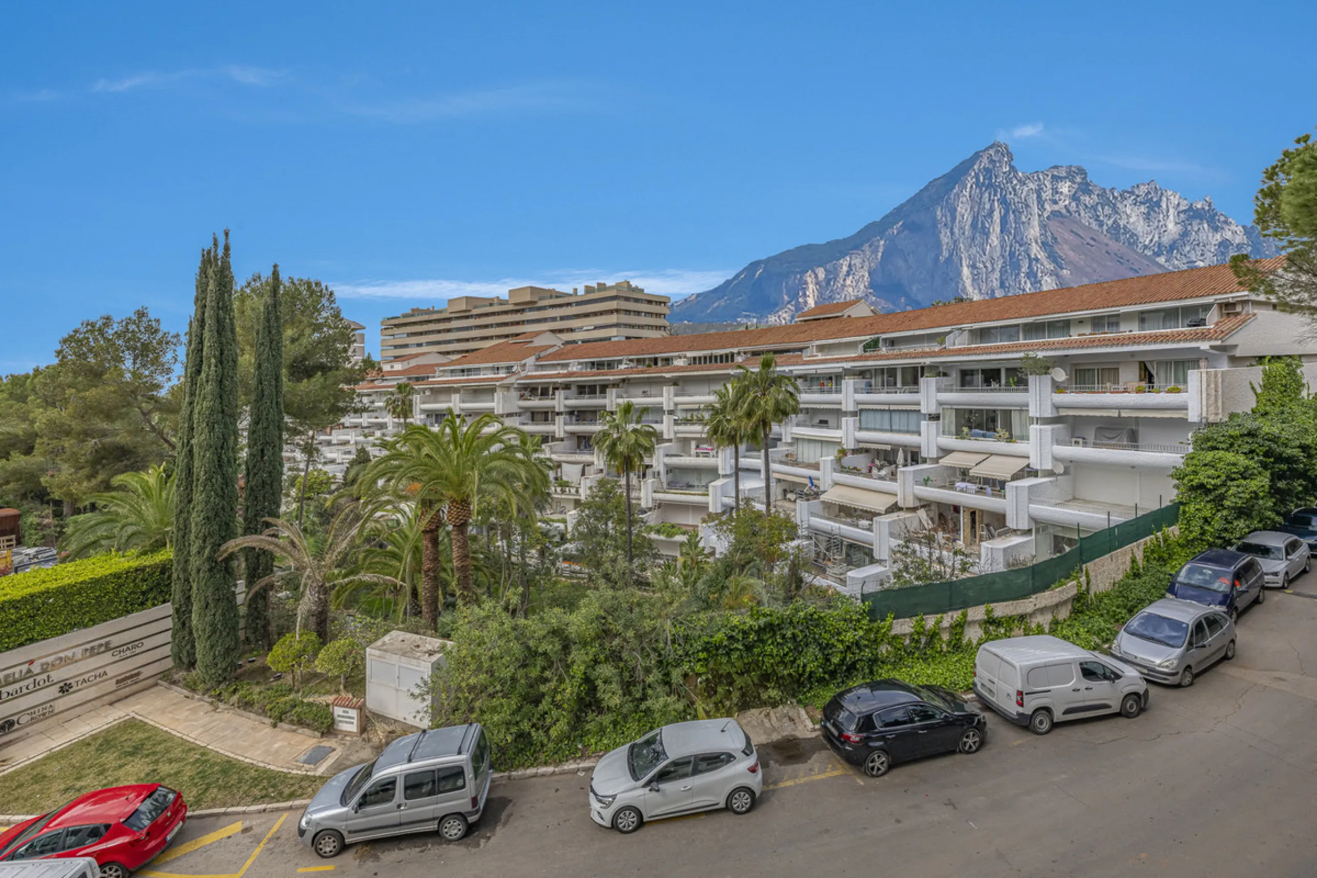 Apartment - Middle Floor Apartment в продаже в Marbella, Málaga. В доме 2 спален и 3 ванных комнат. Площадь дома 151 м²