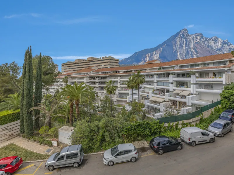 Apartment - Middle Floor Apartment в продаже в Marbella, Málaga. В доме 2 спален и 3 ванных комнат. Площадь дома 151 м²