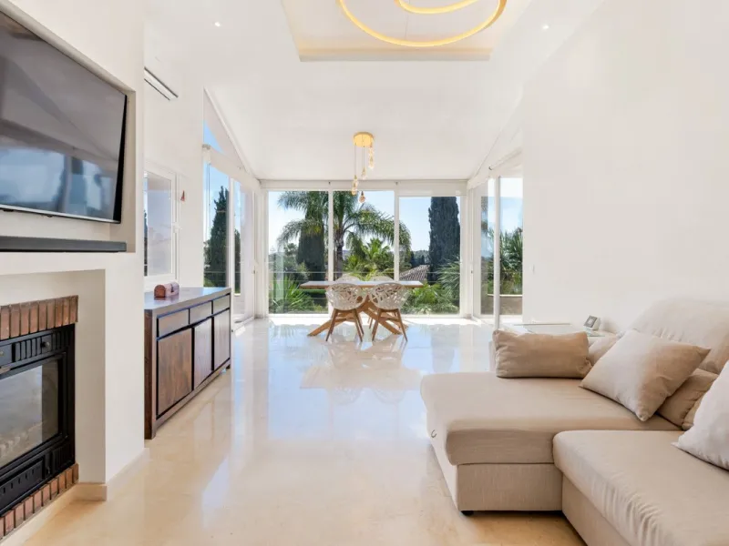 Choosing Mijas Golf is choosing a relaxed, family friendly lifestyle surrounded by nature, in one of the Costa del Sol's most established residential enclaves. Quiet streets, open views and a safe, peaceful atmosphere come together with excellent access t