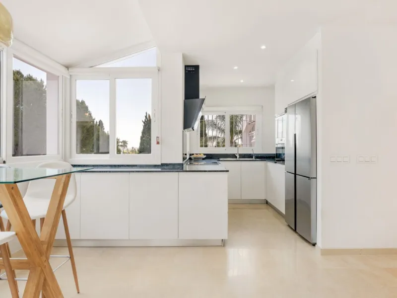 Choosing Mijas Golf is choosing a relaxed, family friendly lifestyle surrounded by nature, in one of the Costa del Sol's most established residential enclaves. Quiet streets, open views and a safe, peaceful atmosphere come together with excellent access t