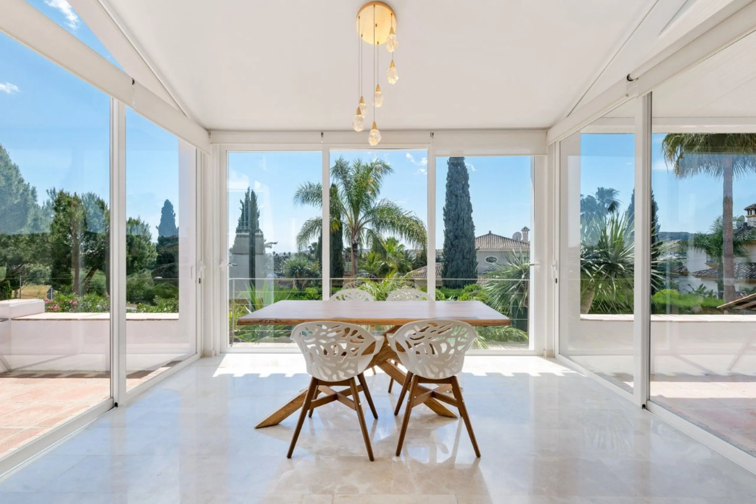 Choosing Mijas Golf is choosing a relaxed, family friendly lifestyle surrounded by nature, in one of the Costa del Sol's most established residential enclaves. Quiet streets, open views and a safe, peaceful atmosphere come together with excellent access t