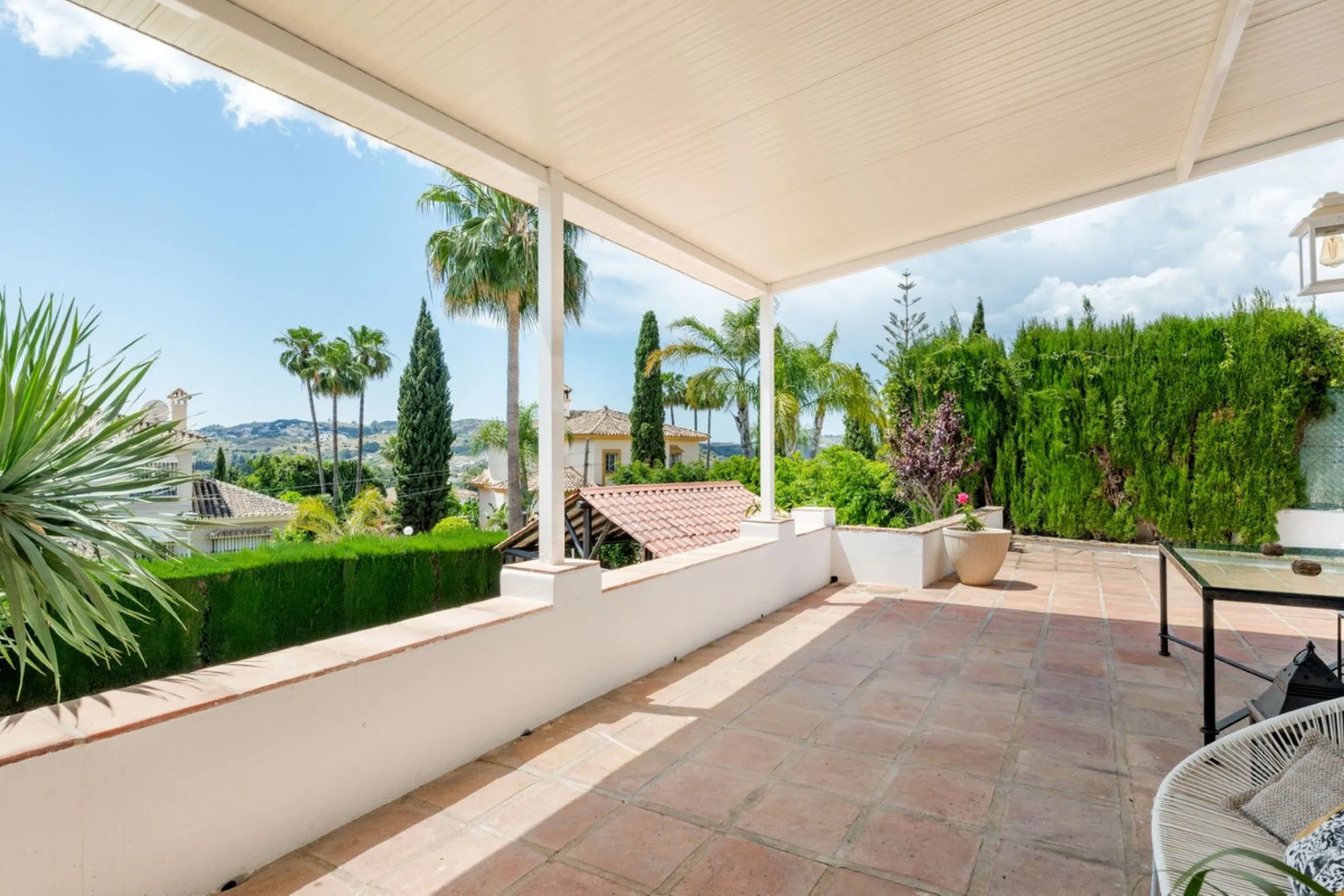 Choosing Mijas Golf is choosing a relaxed, family friendly lifestyle surrounded by nature, in one of the Costa del Sol's most established residential enclaves. Quiet streets, open views and a safe, peaceful atmosphere come together with excellent access t