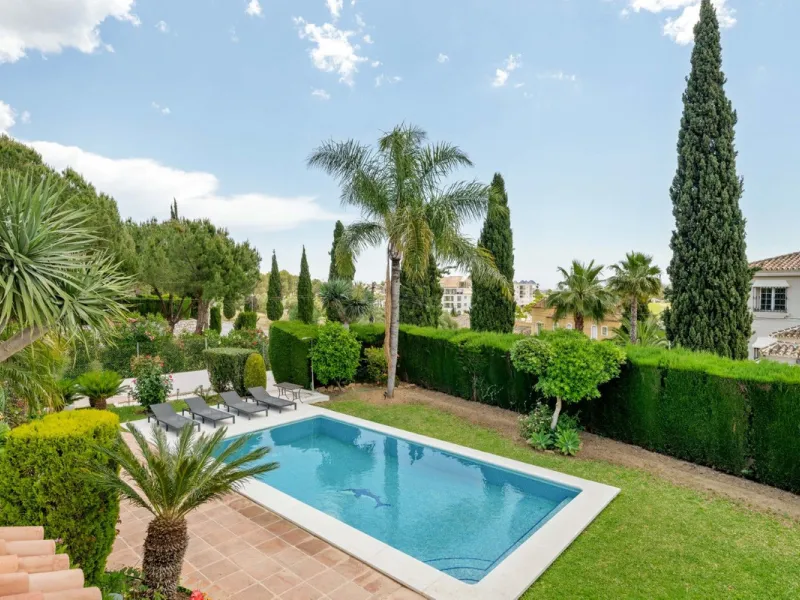 Choosing Mijas Golf is choosing a relaxed, family friendly lifestyle surrounded by nature, in one of the Costa del Sol's most established residential enclaves. Quiet streets, open views and a safe, peaceful atmosphere come together with excellent access t