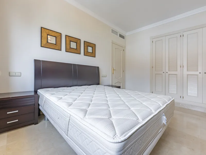Apartment - Middle Floor Apartment в продаже в Marbella, Málaga. В доме 2 спален и 3 ванных комнат. Площадь дома 151 м²