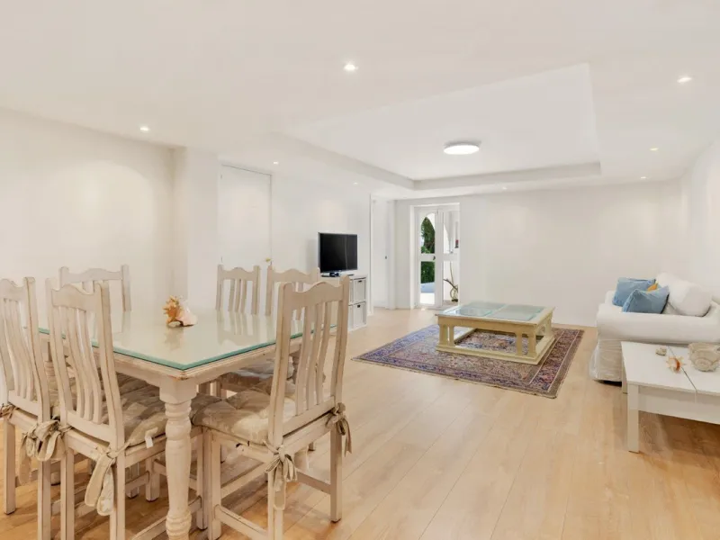 Choosing Mijas Golf is choosing a relaxed, family friendly lifestyle surrounded by nature, in one of the Costa del Sol's most established residential enclaves. Quiet streets, open views and a safe, peaceful atmosphere come together with excellent access t