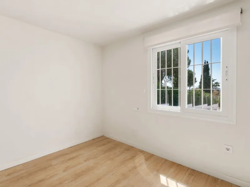 Choosing Mijas Golf is choosing a relaxed, family friendly lifestyle surrounded by nature, in one of the Costa del Sol's most established residential enclaves. Quiet streets, open views and a safe, peaceful atmosphere come together with excellent access t