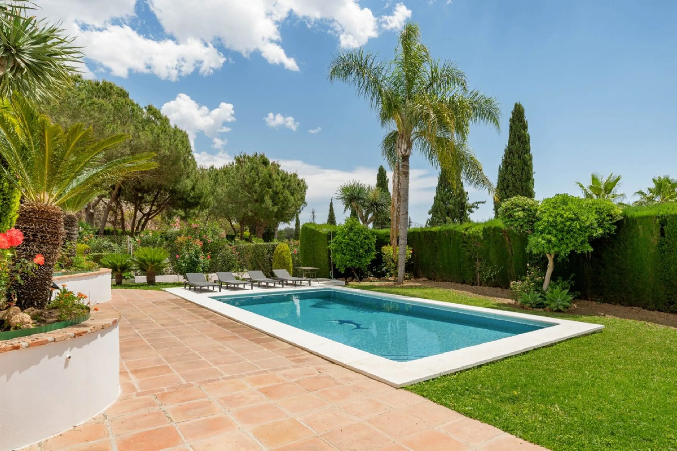Choosing Mijas Golf is choosing a relaxed, family friendly lifestyle surrounded by nature, in one of the Costa del Sol's most established residential enclaves. Quiet streets, open views and a safe, peaceful atmosphere come together with excellent access t