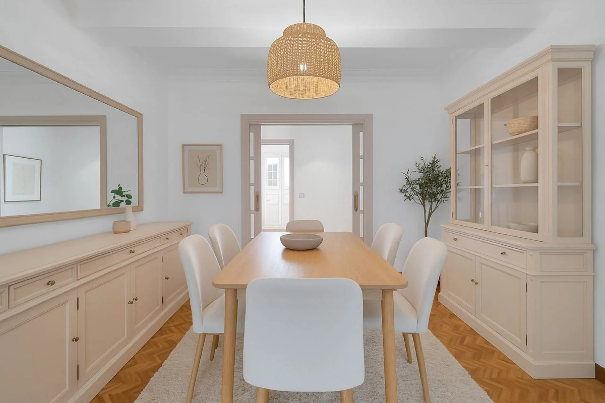 Located between the Old Town and the main avenue in central Marbella, and just 300 metres from the beach, we present this spacious property, brimming with Andalusian charm and offering enormous potential for renovation.
