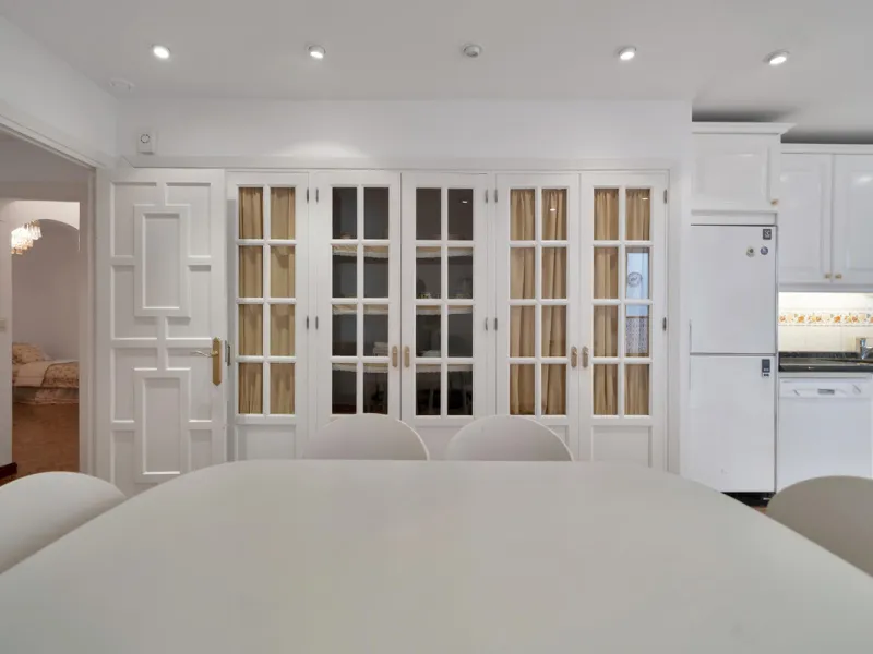 Located between the Old Town and the main avenue in central Marbella, and just 300 metres from the beach, we present this spacious property, brimming with Andalusian charm and offering enormous potential for renovation.