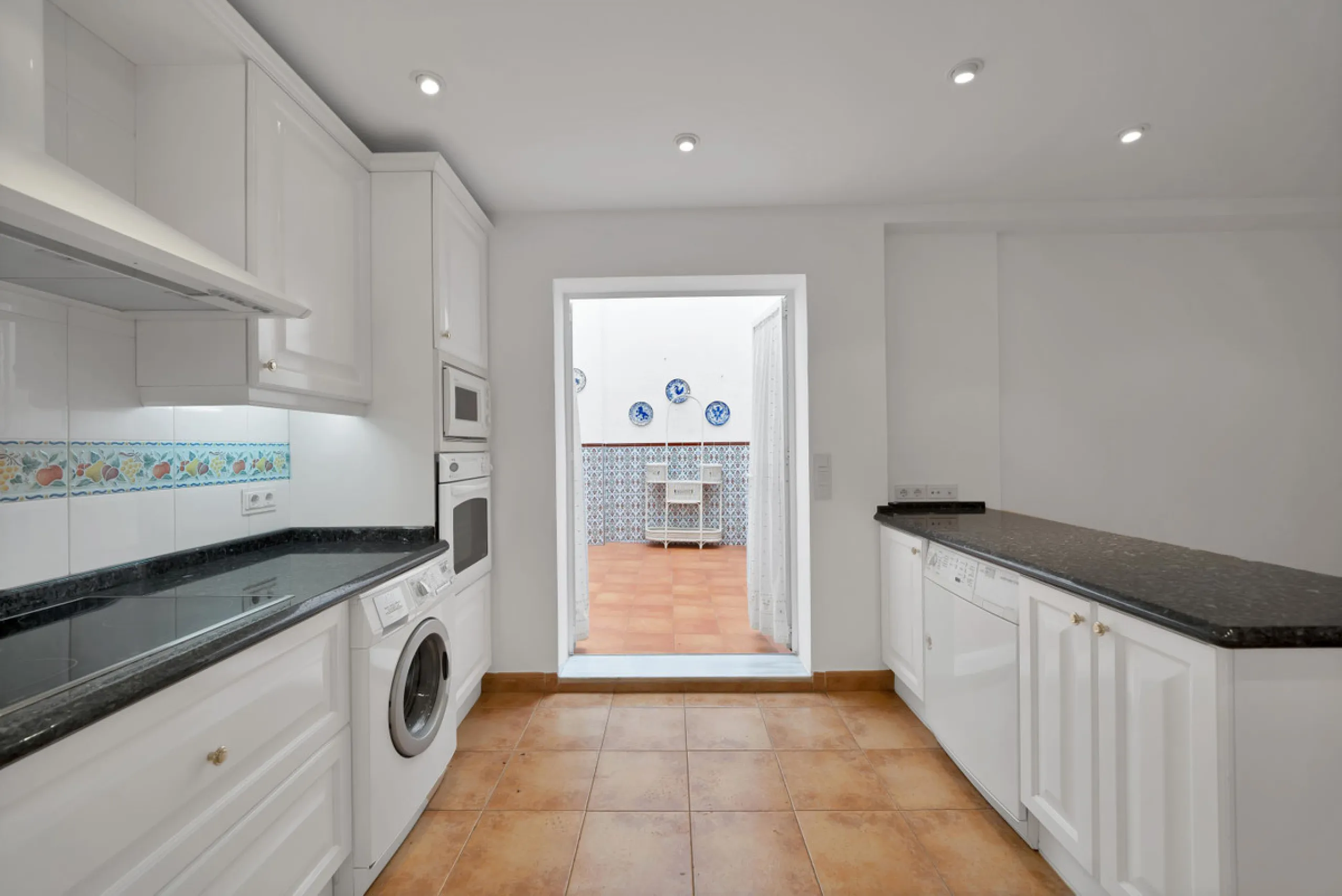 Located between the Old Town and the main avenue in central Marbella, and just 300 metres from the beach, we present this spacious property, brimming with Andalusian charm and offering enormous potential for renovation.