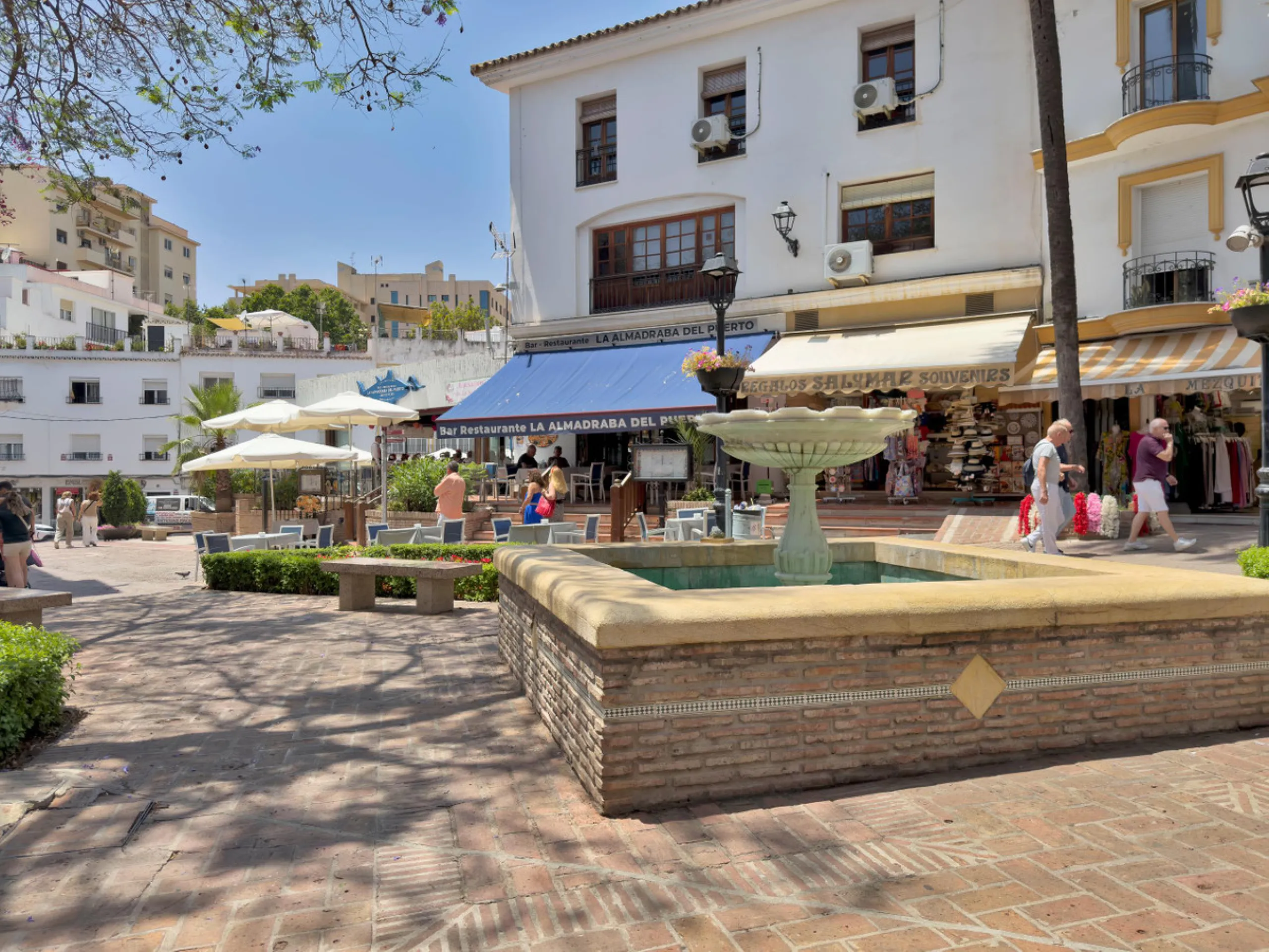Located between the Old Town and the main avenue in central Marbella, and just 300 metres from the beach, we present this spacious property, brimming with Andalusian charm and offering enormous potential for renovation.