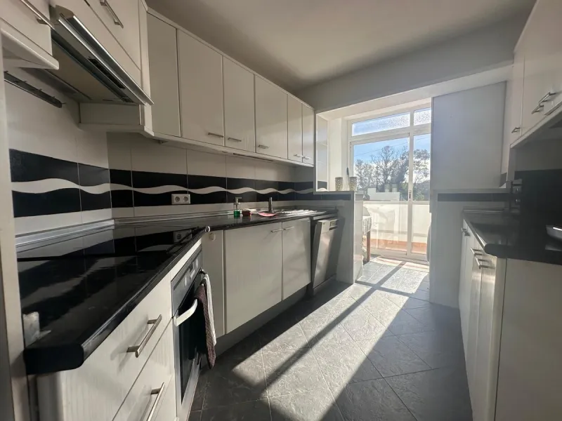 Discover your new home in Mijas Golf! This fantastic and spacious 122 m² penthouse offers a comfortable and tranquil lifestyle in a picturesque setting.