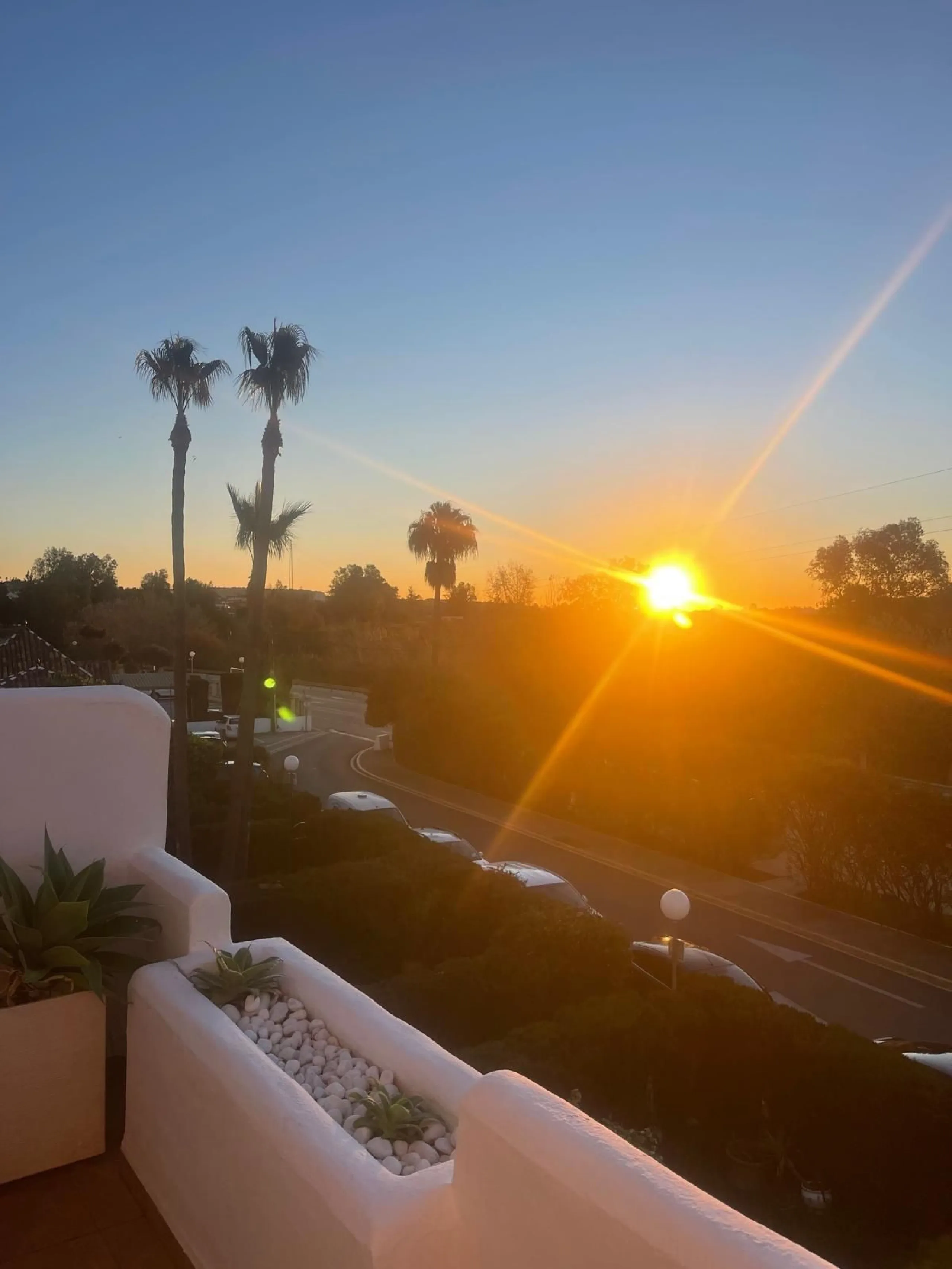 Discover your new home in Mijas Golf! This fantastic and spacious 122 m² penthouse offers a comfortable and tranquil lifestyle in a picturesque setting.