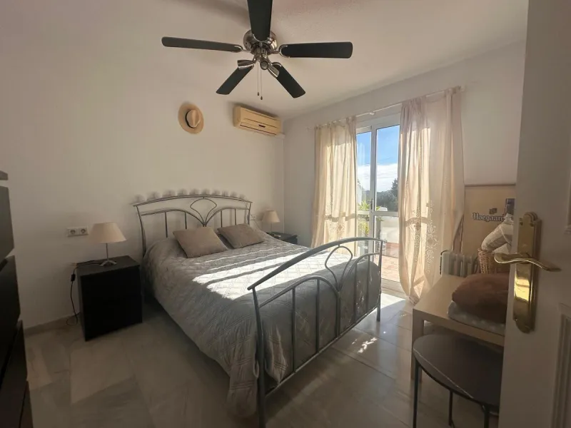 Discover your new home in Mijas Golf! This fantastic and spacious 122 m² penthouse offers a comfortable and tranquil lifestyle in a picturesque setting.
