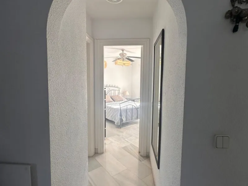 Discover your new home in Mijas Golf! This fantastic and spacious 122 m² penthouse offers a comfortable and tranquil lifestyle in a picturesque setting.