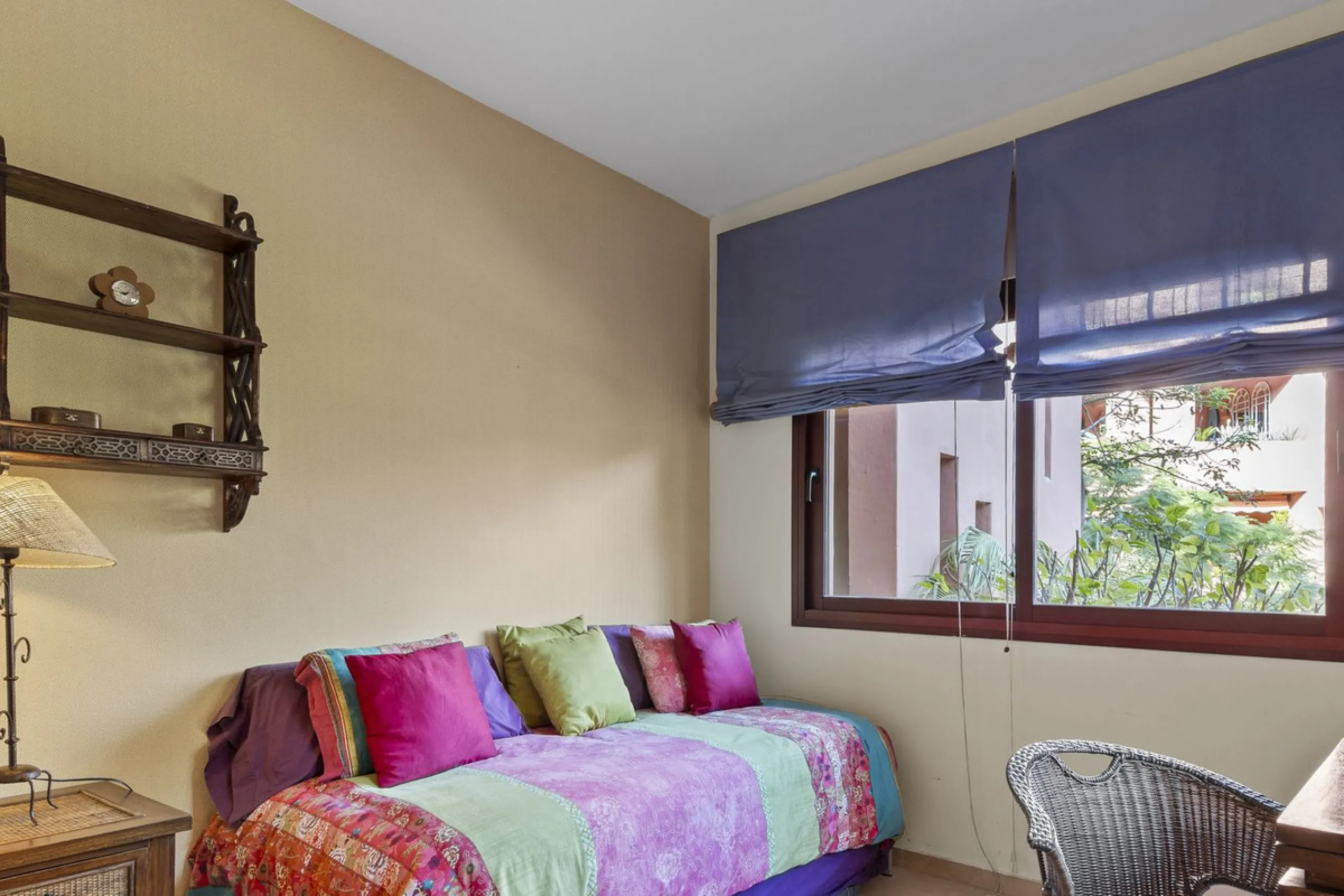 This elegant apartment is located in Alicate Playa, one of the most prestigious beachfront developments on the Costa del Sol, situated next to one of Marbella's finest sandy beaches.