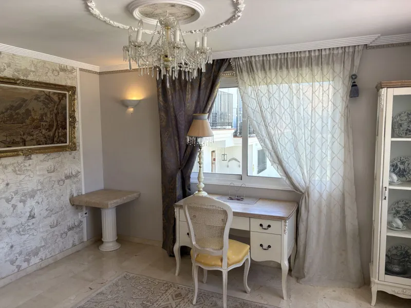 Exclusive townhouse in Riviera del Sol with panoramic views and elegant interior