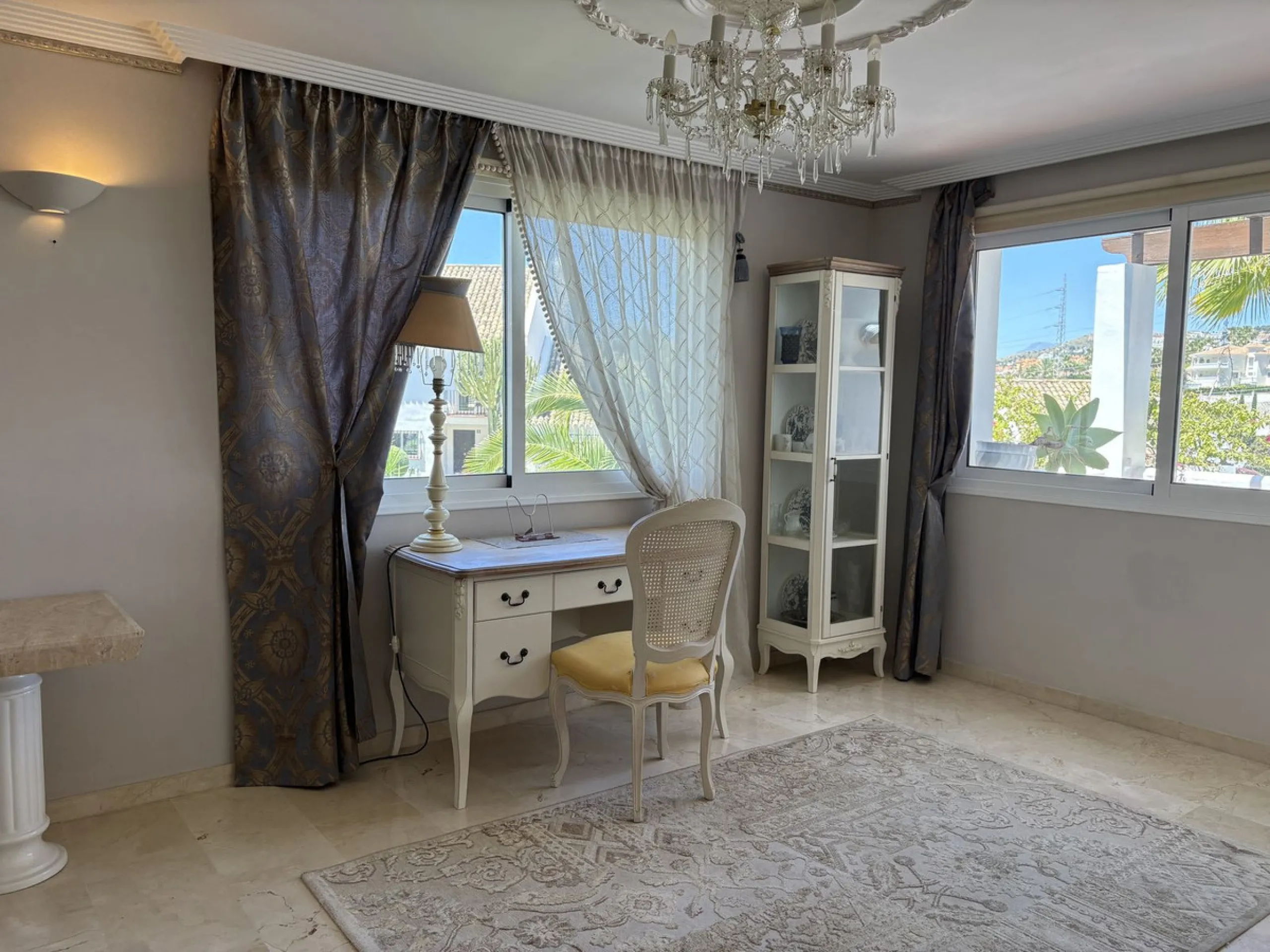 Exclusive townhouse in Riviera del Sol with panoramic views and elegant interior