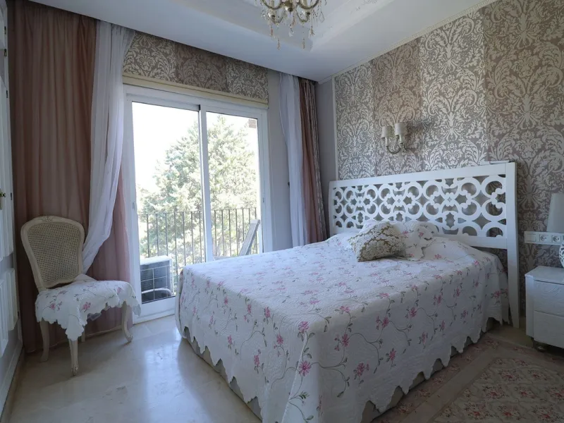 Exclusive townhouse in Riviera del Sol with panoramic views and elegant interior
