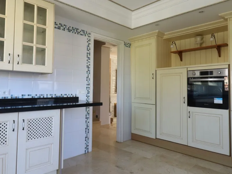 Exclusive townhouse in Riviera del Sol with panoramic views and elegant interior