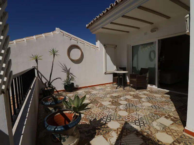 Exclusive townhouse in Riviera del Sol with panoramic views and elegant interior