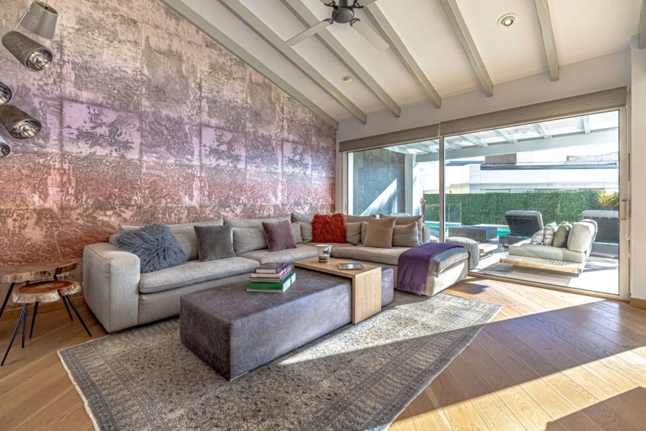 Nestled in the prestigious residential enclave of Las Chapas, Marbella, this charming traditional-style five-bedroom villa offers privacy, space, and timeless Mediterranean appeal, just minutes from the best beaches and beach bars of the Costa del Sol.