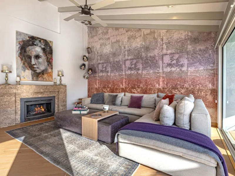 Nestled in the prestigious residential enclave of Las Chapas, Marbella, this charming traditional-style five-bedroom villa offers privacy, space, and timeless Mediterranean appeal, just minutes from the best beaches and beach bars of the Costa del Sol.