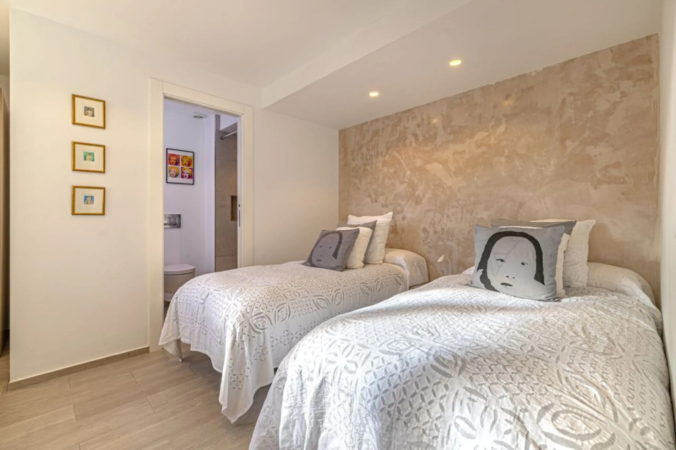 Nestled in the prestigious residential enclave of Las Chapas, Marbella, this charming traditional-style five-bedroom villa offers privacy, space, and timeless Mediterranean appeal, just minutes from the best beaches and beach bars of the Costa del Sol.