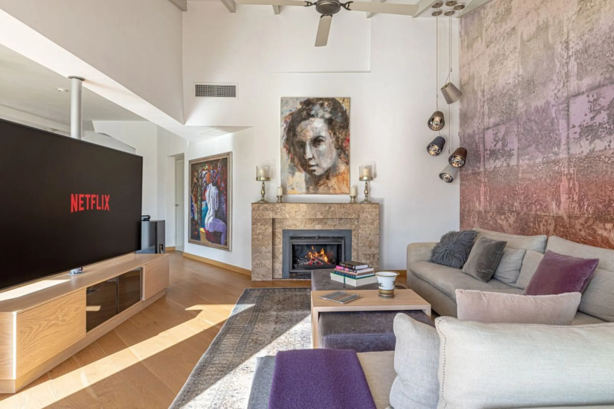 Nestled in the prestigious residential enclave of Las Chapas, Marbella, this charming traditional-style five-bedroom villa offers privacy, space, and timeless Mediterranean appeal, just minutes from the best beaches and beach bars of the Costa del Sol.