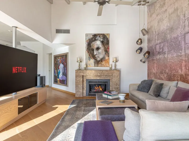 Nestled in the prestigious residential enclave of Las Chapas, Marbella, this charming traditional-style five-bedroom villa offers privacy, space, and timeless Mediterranean appeal, just minutes from the best beaches and beach bars of the Costa del Sol.