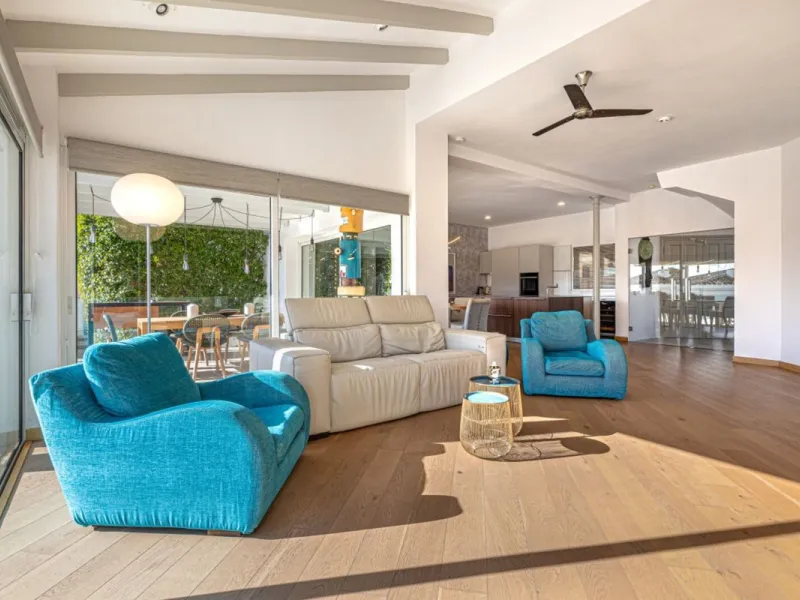Nestled in the prestigious residential enclave of Las Chapas, Marbella, this charming traditional-style five-bedroom villa offers privacy, space, and timeless Mediterranean appeal, just minutes from the best beaches and beach bars of the Costa del Sol.