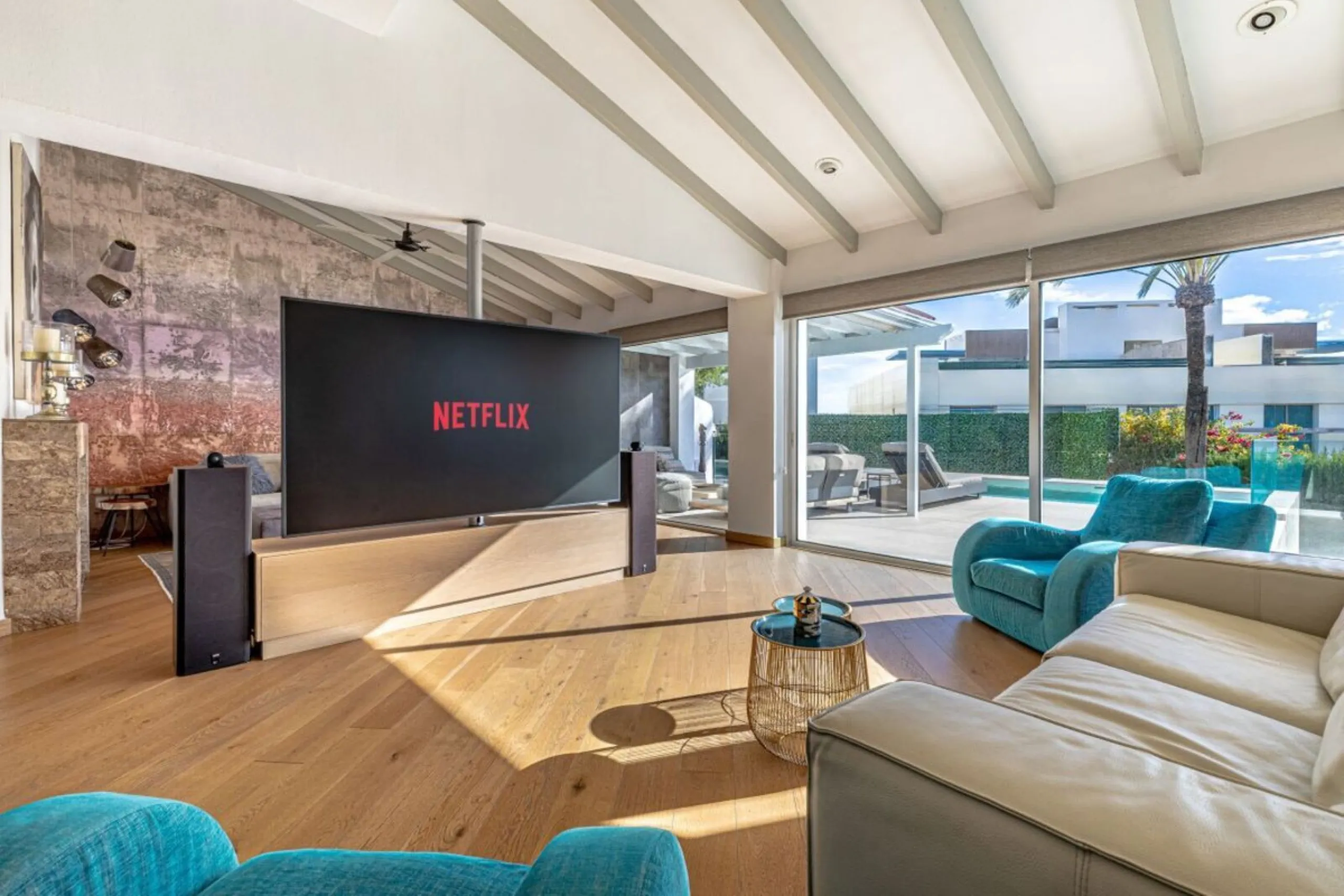 Nestled in the prestigious residential enclave of Las Chapas, Marbella, this charming traditional-style five-bedroom villa offers privacy, space, and timeless Mediterranean appeal, just minutes from the best beaches and beach bars of the Costa del Sol.