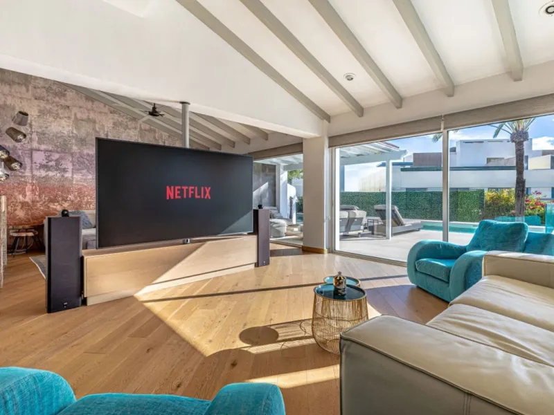 Nestled in the prestigious residential enclave of Las Chapas, Marbella, this charming traditional-style five-bedroom villa offers privacy, space, and timeless Mediterranean appeal, just minutes from the best beaches and beach bars of the Costa del Sol.