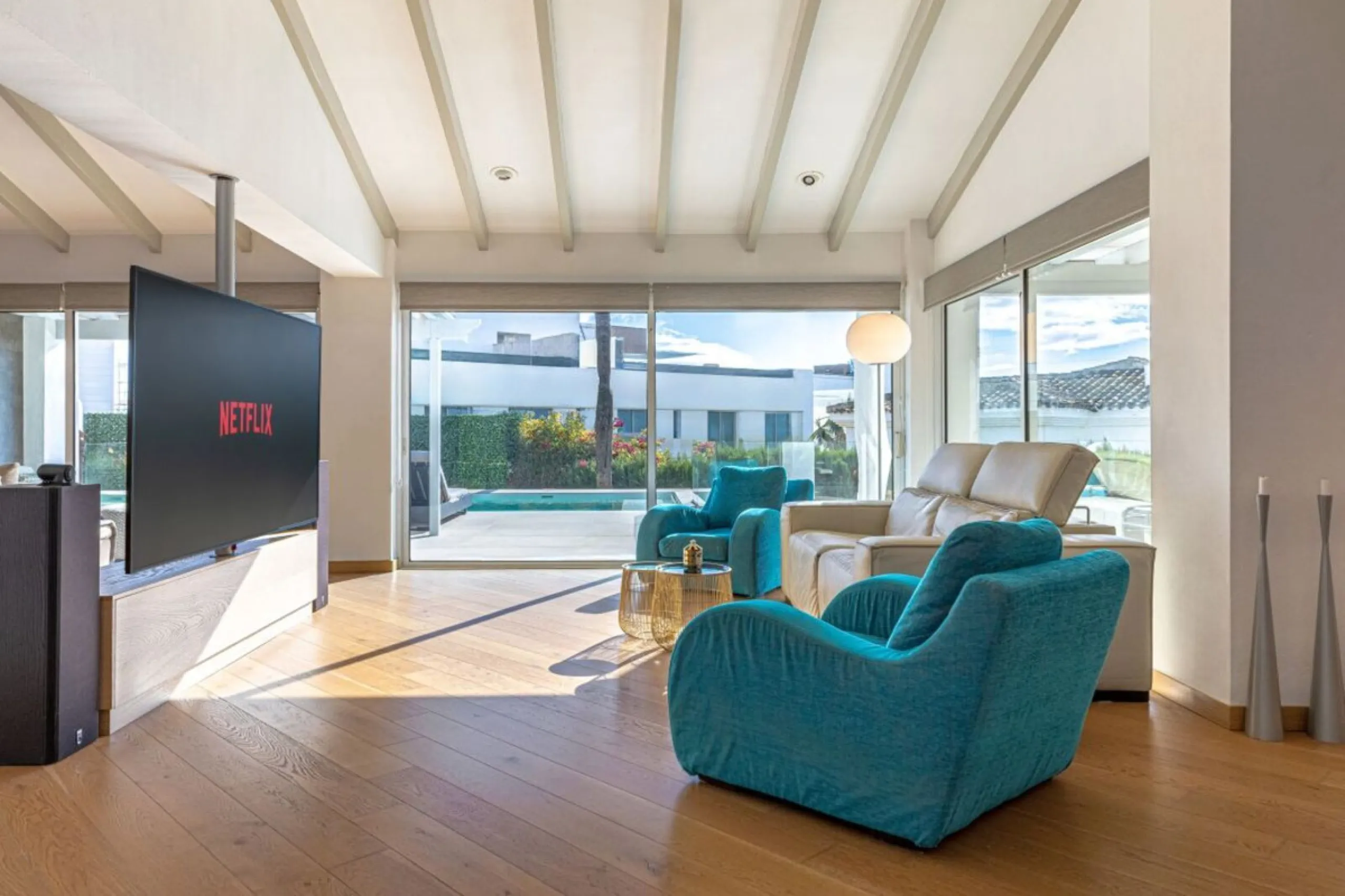 Nestled in the prestigious residential enclave of Las Chapas, Marbella, this charming traditional-style five-bedroom villa offers privacy, space, and timeless Mediterranean appeal, just minutes from the best beaches and beach bars of the Costa del Sol.